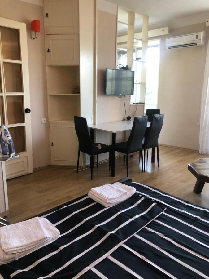Cozy Apartment With Balcony Tbiliszi Kültér fotó