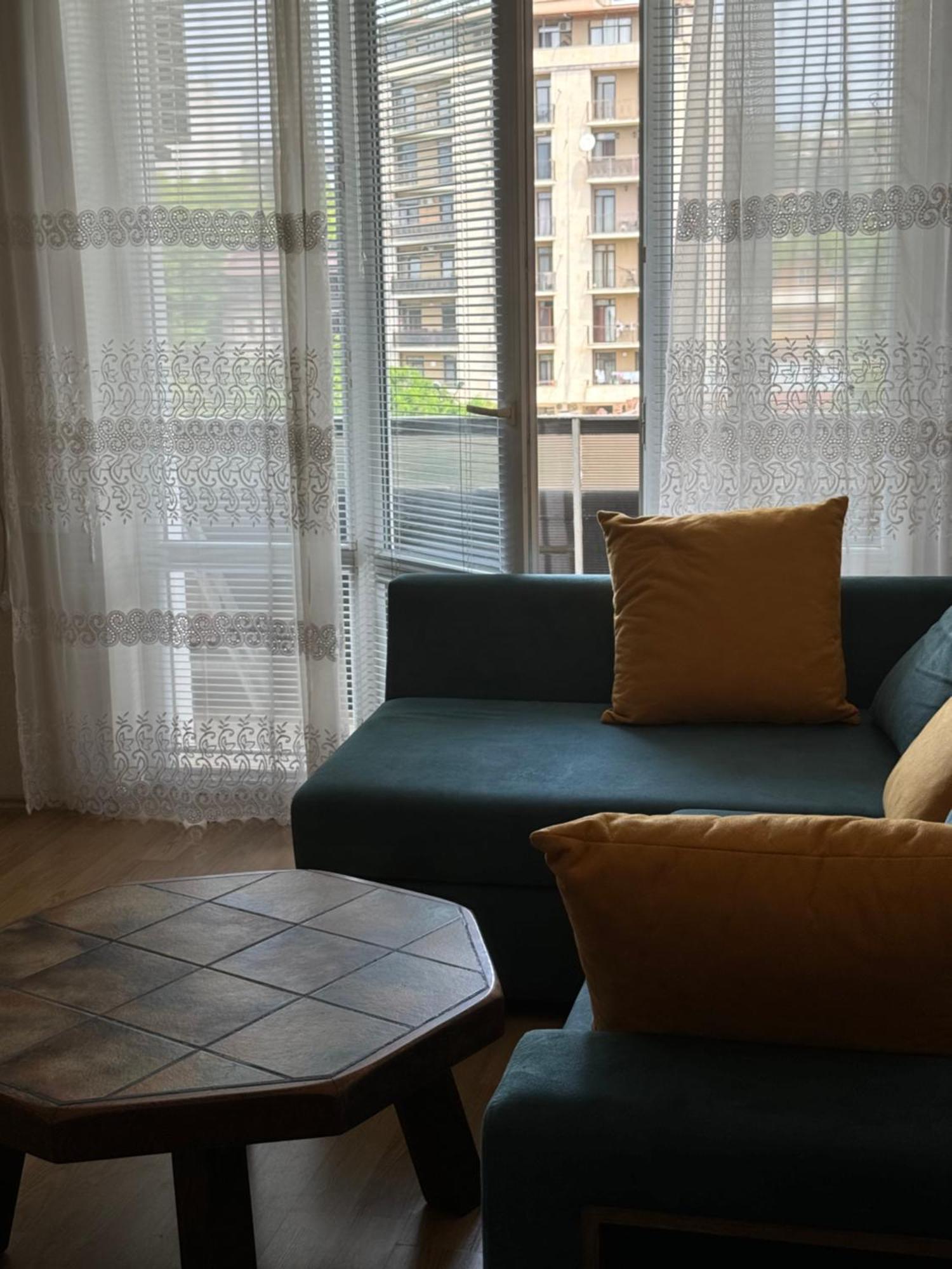 Cozy Apartment With Balcony Tbiliszi Kültér fotó